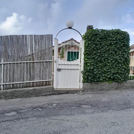Mansarda A Noli Villa Luaran gambar